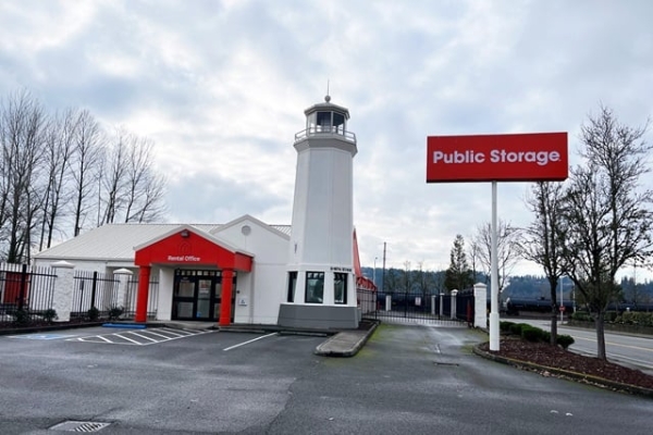 Facility photo: //images.sparefoot.com/medium/21604869ff35099a980.jpg