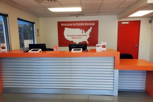 Facility photo: //images.sparefoot.com/medium/2160506942bb252d97e.jpg