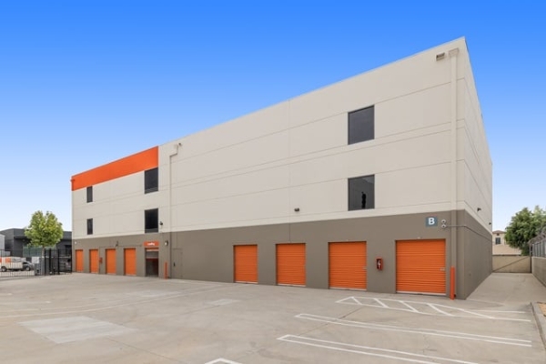 Facility photo: //images.sparefoot.com/medium/2160556890b39e39d51.jpg