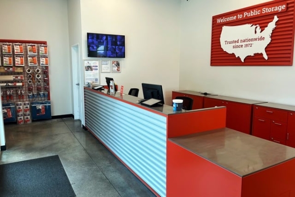 Facility photo: //images.sparefoot.com/medium/21605769568420db1ec.jpg