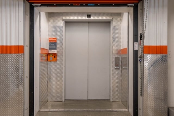 Facility photo: //images.sparefoot.com/medium/2160596877a6d4617ce.jpg