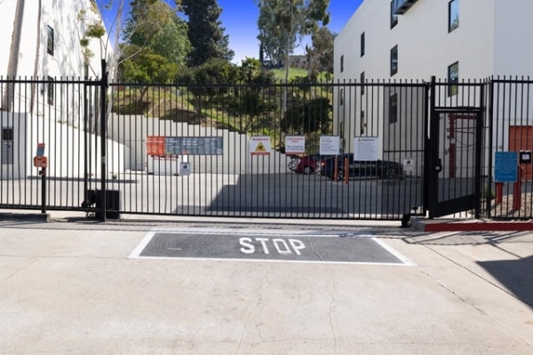 Facility photo: //images.sparefoot.com/medium/216063694febc636408.jpg