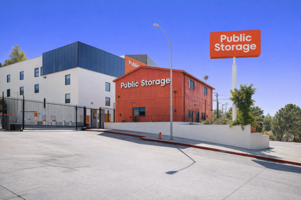 Facility photo: //images.sparefoot.com/medium/21606369f4ab3f60e79.jpg