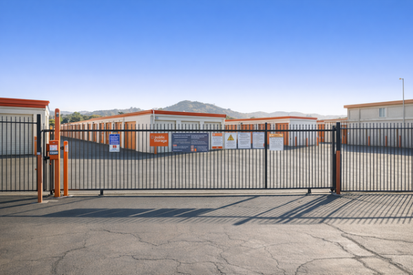 Facility photo: //images.sparefoot.com/medium/2160656985f8934809b.jpg