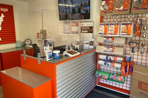 Facility photo: //images.sparefoot.com/medium/2160666910a5082a81d.jpg