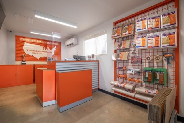 Facility photo: //images.sparefoot.com/medium/216067690e003fb0be3.jpg