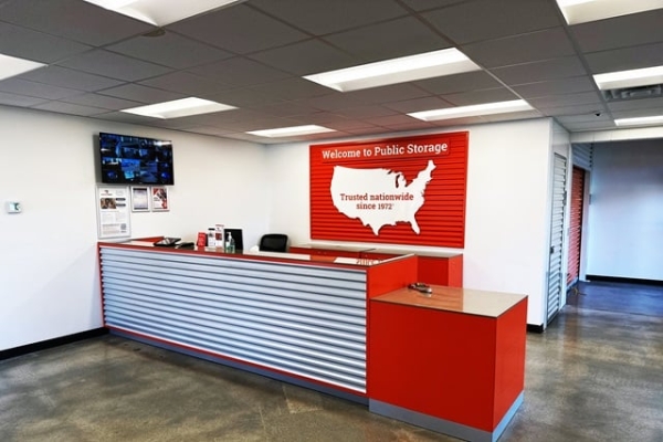 Facility photo: //images.sparefoot.com/medium/216069690f51a0ea2e7.jpg