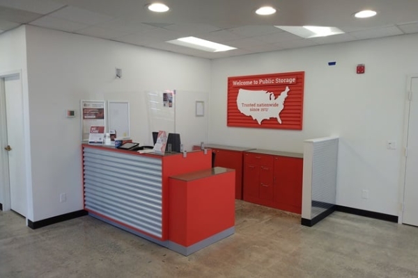 Facility photo: //images.sparefoot.com/medium/2160756936deed96145.jpg