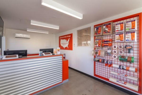 Storage Units at Public Storage - Glendale - 4820 San Fernando Rd - 4820 San Fernando Rd