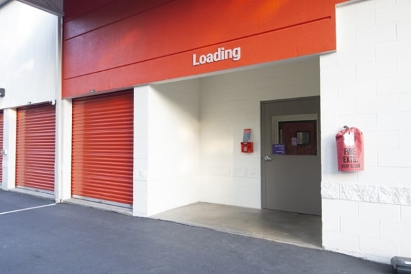 Facility photo: //images.sparefoot.com/medium/2160806931992371173.jpg