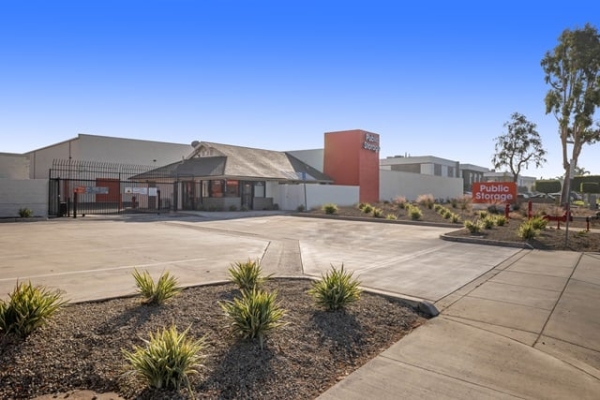 Facility photo: //images.sparefoot.com/medium/2160816890b427c9e0b.jpg