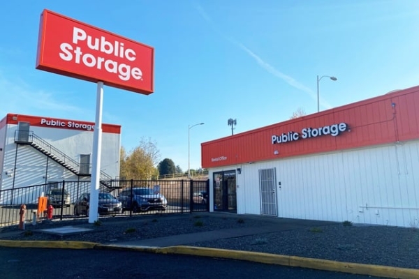Facility photo: //images.sparefoot.com/medium/216085687b9cbf43a22.jpg