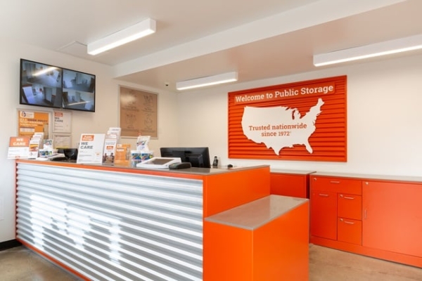 Facility photo: //images.sparefoot.com/medium/216088688383b7cc11f.jpg