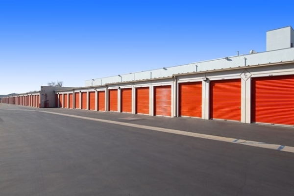 Facility photo: //images.sparefoot.com/medium/216091688e10d371246.jpg