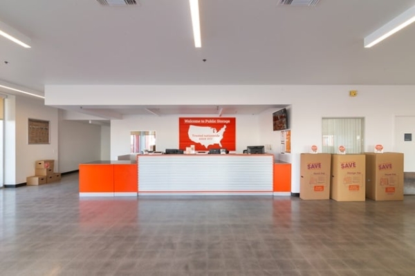 Facility photo: //images.sparefoot.com/medium/216091688e10d489d6b.jpg
