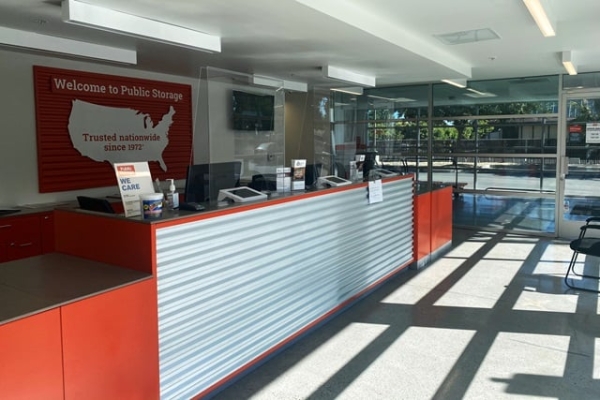 Facility photo: //images.sparefoot.com/medium/2160966984a78d39a8b.jpg