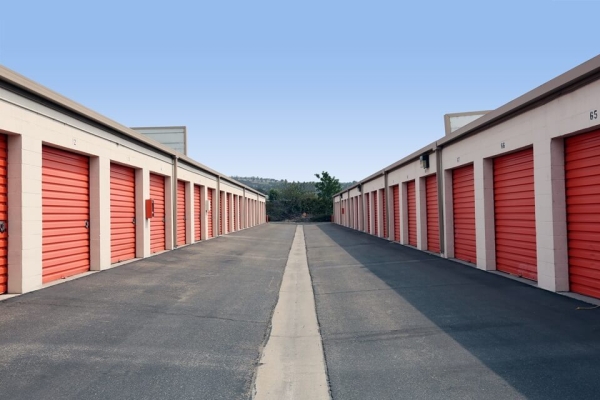 Facility photo: //images.sparefoot.com/medium/2160996884d574c4fb7.jpg