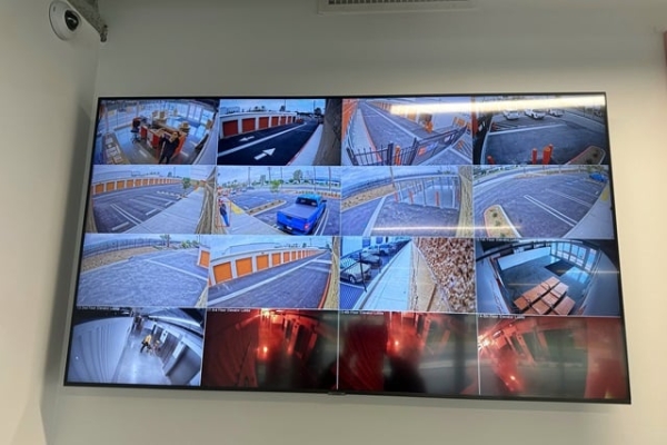 Facility photo: //images.sparefoot.com/medium/216099693199066d7d4.jpg