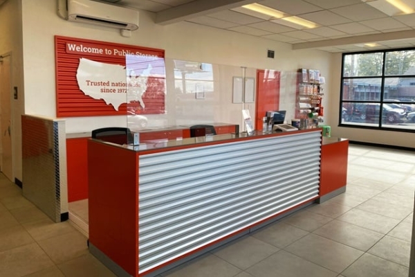 Facility photo: //images.sparefoot.com/medium/21610569513d4a29fce.jpg