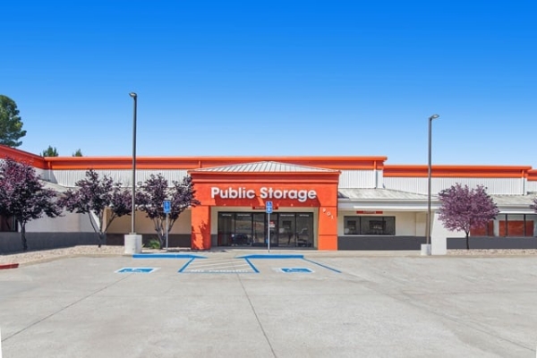 Facility photo: //images.sparefoot.com/medium/216108688f61be04e8d.jpg
