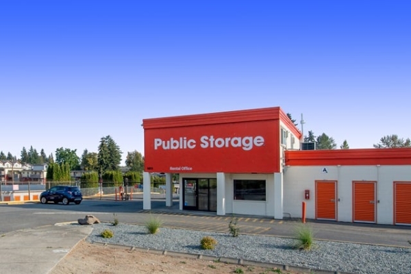Facility photo: //images.sparefoot.com/medium/216113687f931dd5f90.jpg
