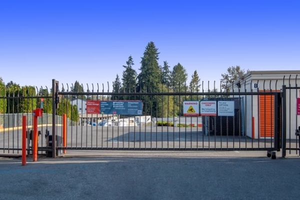 Facility photo: //images.sparefoot.com/medium/216113687f932068081.jpg