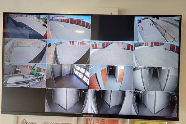 Facility photo: //images.sparefoot.com/medium/21612168e90bd6a766c.jpg