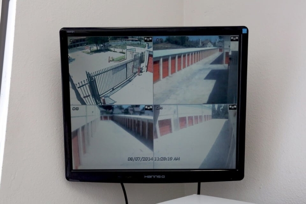 Facility photo: //images.sparefoot.com/medium/216124693ad518d7e28.jpg