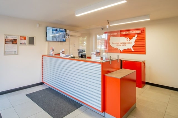 Facility photo: //images.sparefoot.com/medium/21612569f4ab7bb2dde.jpg