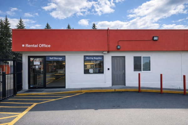 Facility photo: //images.sparefoot.com/medium/2161276a0c6c61e646e.jpg