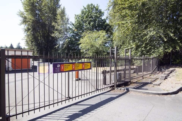Facility photo: //images.sparefoot.com/medium/2161286880e100ef141.jpg