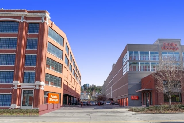 Facility photo: //images.sparefoot.com/medium/21613469f5fb312d736.jpg