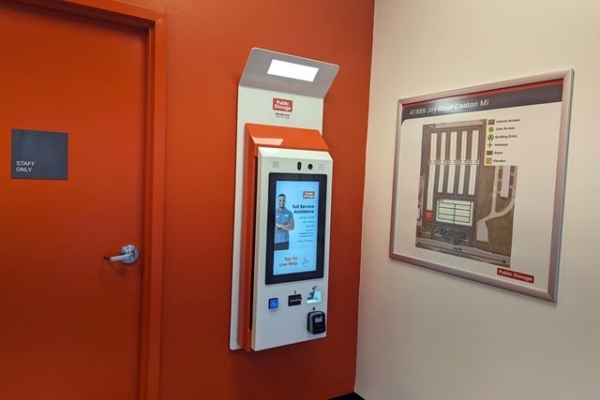 Facility photo: //images.sparefoot.com/medium/216135688e111b5e3de.jpg