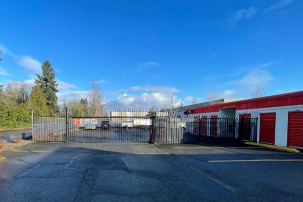 Facility photo: //images.sparefoot.com/medium/2161366a25711a4278c.jpg