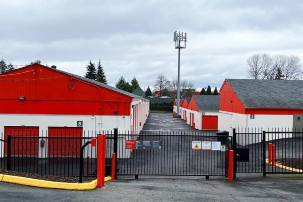 Facility photo: //images.sparefoot.com/medium/2161376877a6b4444a8.jpg
