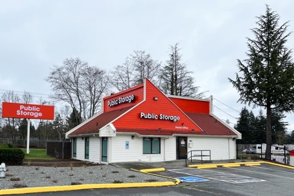 Facility photo: //images.sparefoot.com/medium/216137687e3d977f577.jpg