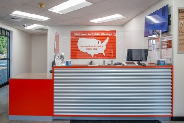 Facility photo: //images.sparefoot.com/medium/2161406a257097a4c52.jpg