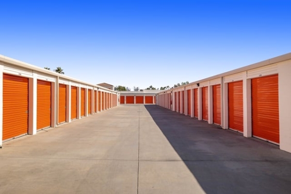 Facility photo: //images.sparefoot.com/medium/21614569f5fb8260c9e.jpg