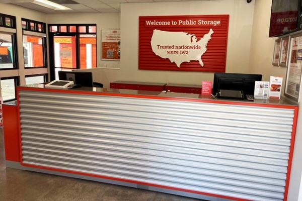 Facility photo: //images.sparefoot.com/medium/216147690f519ec2f12.jpg