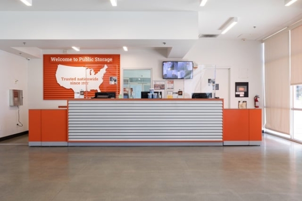 Facility photo: //images.sparefoot.com/medium/2161506890b43e4bf35.jpg