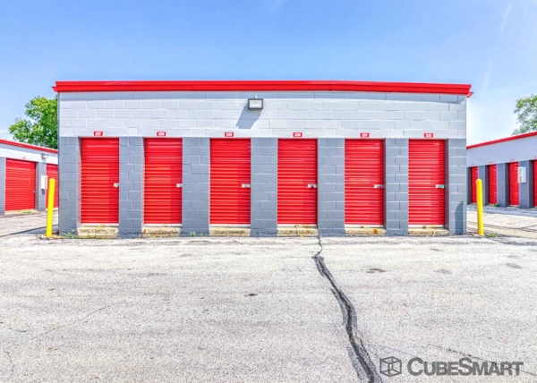 Facility photo: //images.sparefoot.com/medium/216173695cc6415bcf2.jpg