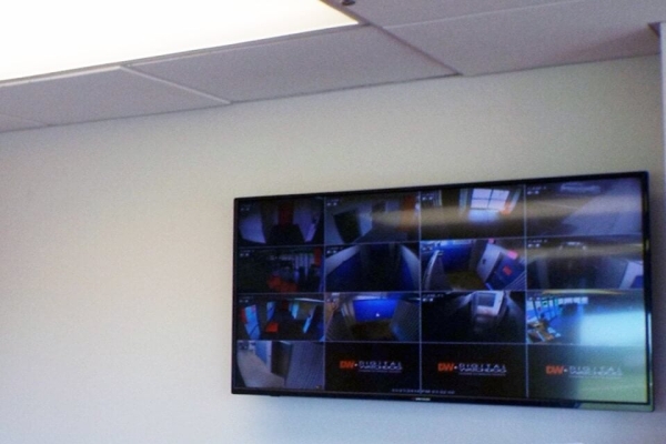 Facility photo: //images.sparefoot.com/medium/2162376946af8c445b6.jpg