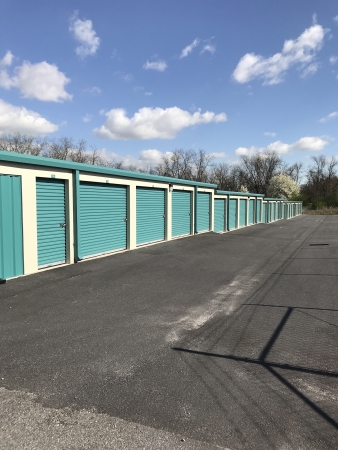 Facility photo: //images.sparefoot.com/medium/2162525f6e4c1da8d7c.jpeg