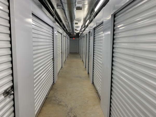 Facility photo: //images.sparefoot.com/medium/2162525f7def08c53bc.jpeg