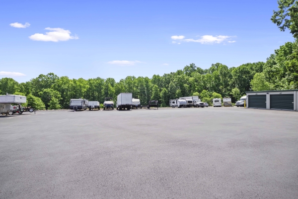 Facility photo: //images.sparefoot.com/medium/216258673388d5c06dd.jpg