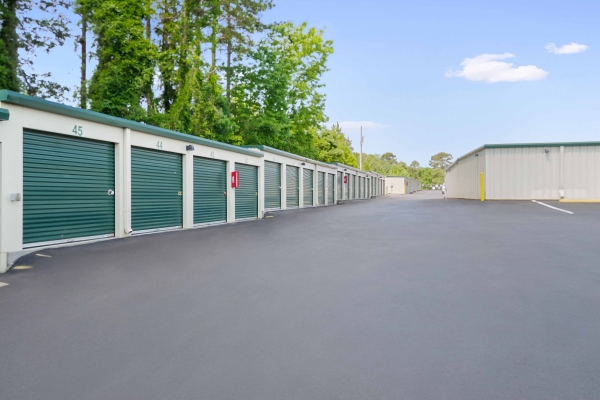 Facility photo: //images.sparefoot.com/medium/216258673388e3bbcc4.jpg
