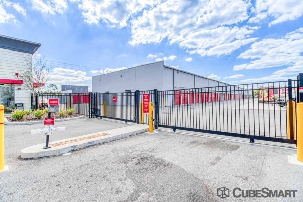 Facility photo: //images.sparefoot.com/medium/216280698d89c69bac4.jpg