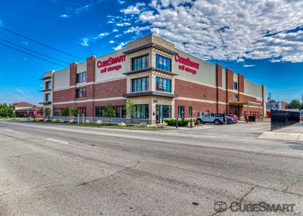 Facility photo: //images.sparefoot.com/medium/21628169ddf2f43d0ca.jpg