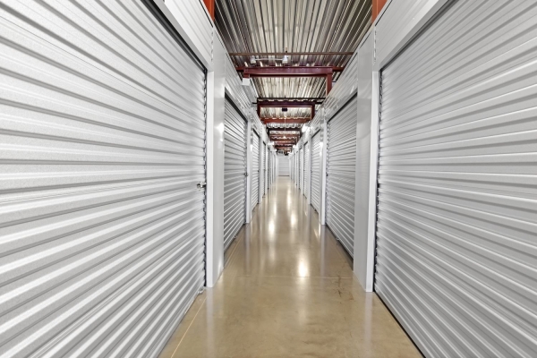 Facility photo: //images.sparefoot.com/medium/2162936994349c11c7b.jpg