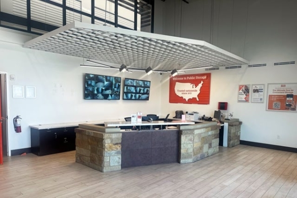 Facility photo: //images.sparefoot.com/medium/2163036967a5395caa1.jpg